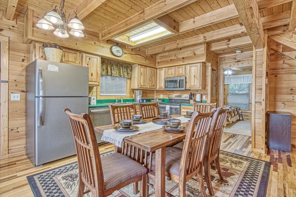Villa Smoky Mountain Gem à Gatlinburg Extérieur photo