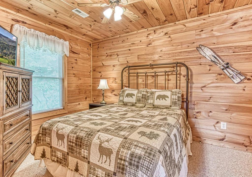 Villa Smoky Mountain Gem à Gatlinburg Extérieur photo